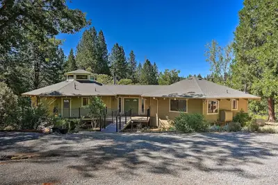 Image de Deck & Grill: Camino Home in Wine Country!