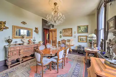 Image de Vintage Apartment in Historic Downtown La Porte!