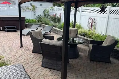 Image de Long Island Family Friendly w\/hot tub 15 min from the Beach!