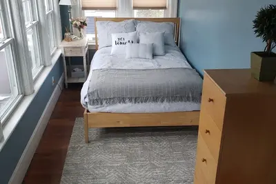 Image de Edgewood, Cranston Charming 1 Bed by the Bay.