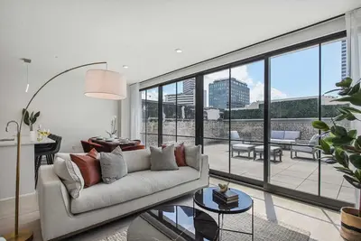 Image de Luxe Condo with Roof Deck at The Moderne