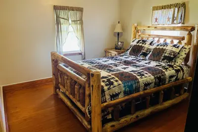 Image de Chad’s place 4- Bedroom 2-Br home at Smoke Hole Wi-Fi -Pet Friendly- sleeps 8-10