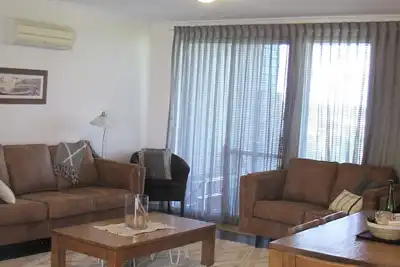 Image de Cosy Corner Seaview Apartment with Stunning Ocean Views!