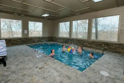 Image de Swim and Gym Mansion - The most unique cabin in the Smokies!