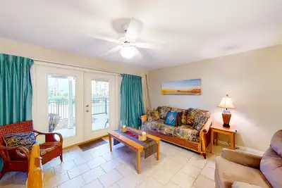 Image de Ground-floor condo with pool, hot tub, & patio - walk to beach