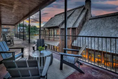 Image de Perch 3 - Luxury Condo | Downtown Location | Modern and Contemporary