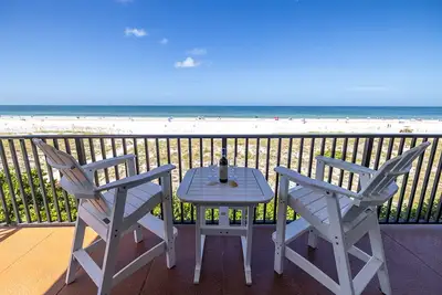 Luxury Beachfront, Clearwater Beach, Stunning Views, Private Wrap-Around Balcony