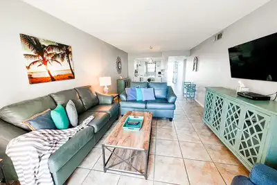 Image de 2b/2b Ground Floor/Poolside/ Ocean Front