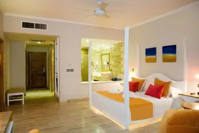 Image de Luxurious Beach Studio with Pool