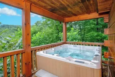 Image de Mt Getaway~Hot Tub~ Arcade Game Room~Pet Friendly!