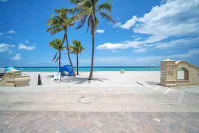 Image de Amazing 1st Floor Apartment Just Steps to Beach