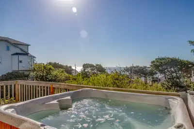 Image de Spectacular Ocean Views and Sparkling Charm
