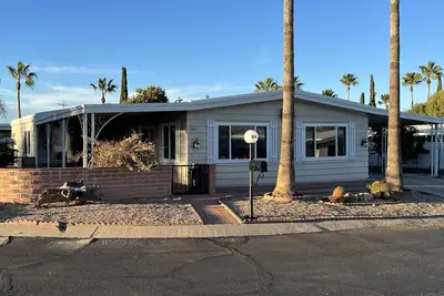 Image de Centrally located 55+ community
