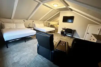 Image de Banana Split Suite 🚭 @ Twin Lakes Creamery