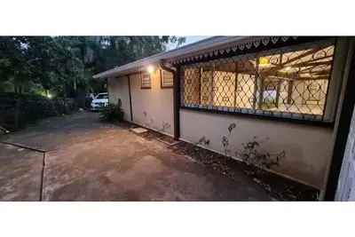Image de Sainte-Clotilde grande villa de 400m2