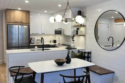 Image de Ski-in/Ski-out; Large, Luxury One Bed Condo