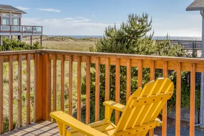 Image de Instant Beach Access, Gorgeous Ocean Views from this 4 Bedroom in Manzanita!