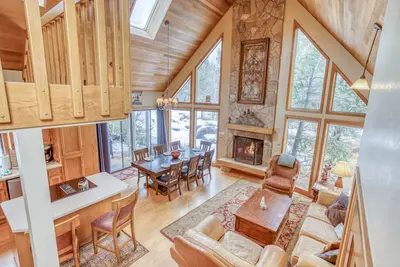 Image de Yankee Mountain at Sunriver is a Dream Come True! Sleeps 10, Hot Tub