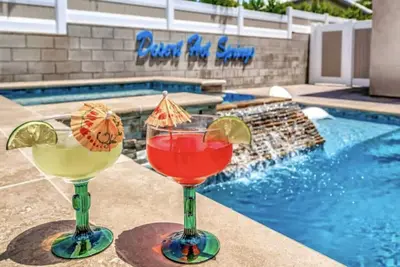 Image de Cheerful vacation House brand-new pool and spa and game room