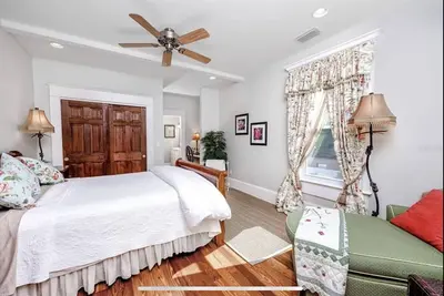 Private updated Suite in heart of Downtown Dunedin