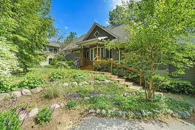 Image de Glen Arbor Getaway • Brand New Air Conditioning! • Dog Friendly!