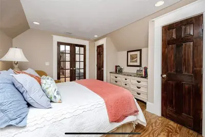 New 4 room Suite, with kitchenette