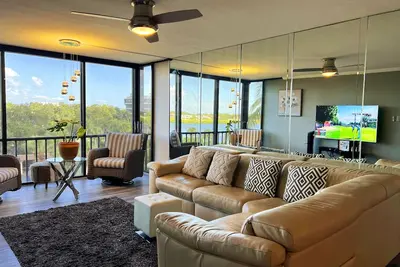 Image de Upgraded Modern Condo on Beautiful Siesta Key!
