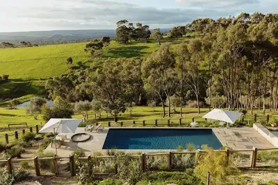 Image de Timba: Luxury bush rtreet with pool and spa