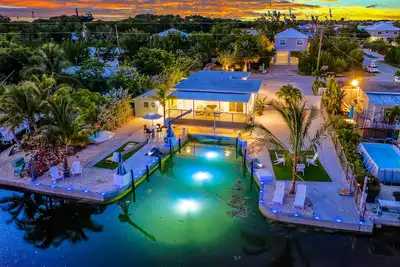 Image de Oceanside Waterfront Paradise Home - Completely Renovated