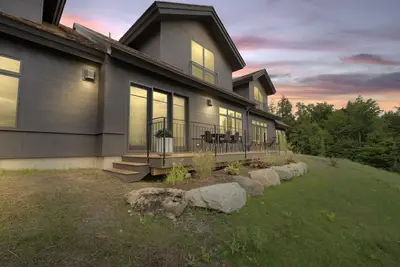 Image de Newly built luxury villa at Trapp Resort with mountain views & perks