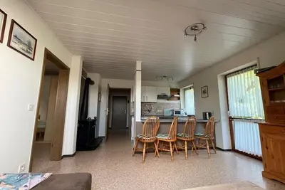 Image de Helle Ferienwohnung für bis zu Vier Personen mit Balkon