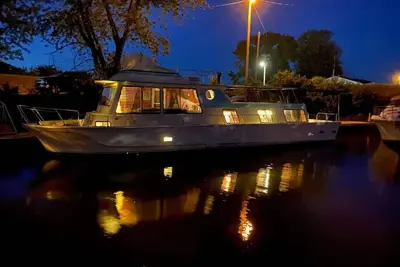 Image de The \"Lily Pad\" Boatel Houseboat