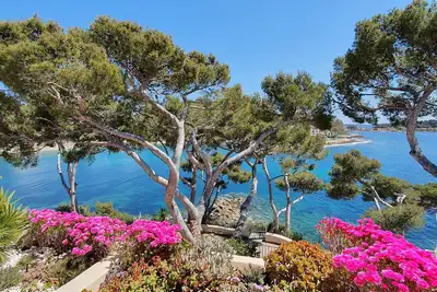 Image de Petit paradis en front de mer - classé ***  accès mer direct - parking - wifi -