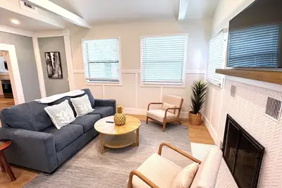 Image de Book & Stay Today + King Bed + Beach Chairs