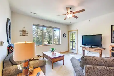 Image de Cozy Livingston Condo w/ Balcony & Mtn View!