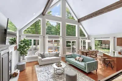 Image de ⭐️ Serenitie Chalet at Arrowhead Lake - Modern Poconos Escape with Fire Pit