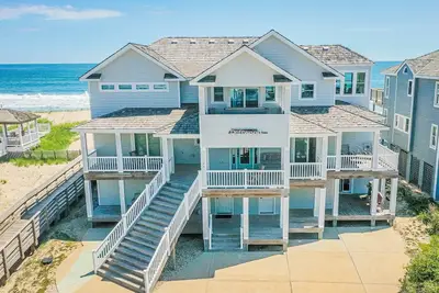 Image de K1138 Driftwood. Gorgeous Oceanfront, Pets Ok, Pool, Hot Tub!