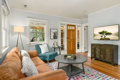 Image de Downtown Abode w/ Hot Tub – Walk to Csu & Old Town