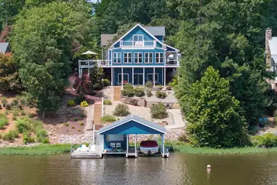Image de Main Lake Views - Fire Pit - Pool Table - Bikes - Kayaks - SUPs