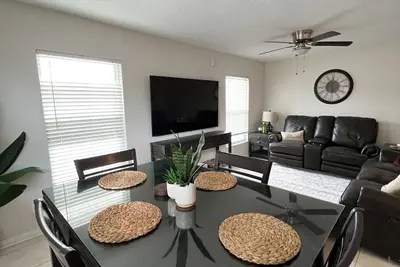 Image de Centrally Located Cozy 2 Bedroom Apartment