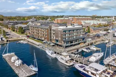 Image de Wyndham  Inn on Long Wharf |1br/1ba King Bed Suite