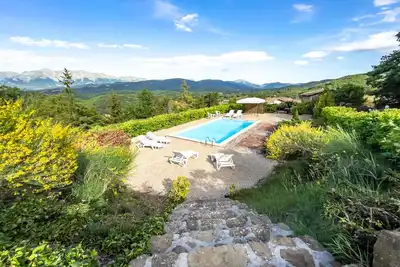 Image de Cheerful 5-bedroom villa with pool and tennis
