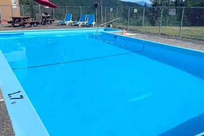 Image de Hemlock Haven | Pool, Hot tub, Sauna, Wi-Fi, Bbq, Games Room, 2Queen, Ski-in/out