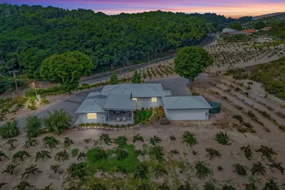 Image de Relax w/ 360 Degree Vineyard Views, 3 En-Suite Bedrooms