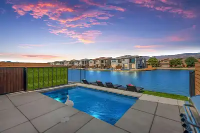 Image de Lakefront Luxury Villa 4 bedroom+loft with Pool