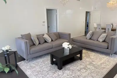 Image de Adorable 3Bd, 3 Bath in hearth of Beverly Hills