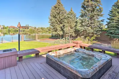 Image de Moses Lake Retreat w\/ Salt Water Hot Tub!