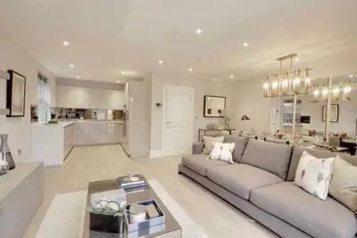 Designed, Spacious, 2 Bedroom Master plus a guest bathroom