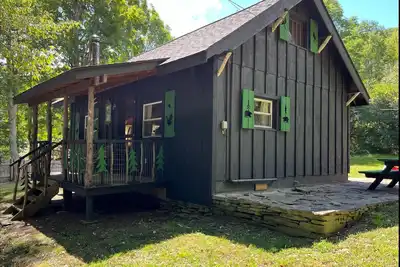Image de *New* Classic Cozy Catskill Mountain Cabin ~ Wood Stove+Soaking Tub