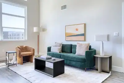 Image de Gorgeous Redwood City 2br w/ A/C, Gym & W/D, nr Caltrain, by Blueground